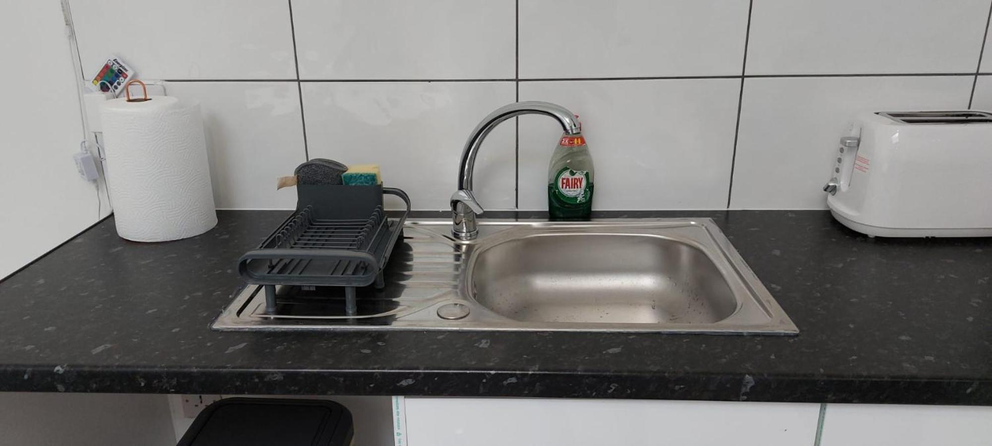 Another Great Value Bath Street Apartment *