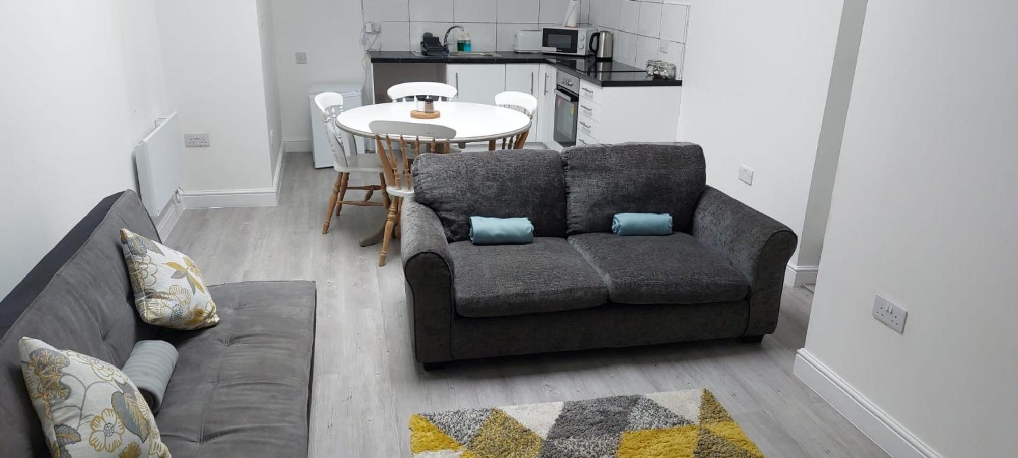 Another Great Value Bath Street Apartment